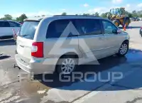2015 Chrysler TOWN & COUNTRY фото