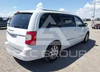 2015 Chrysler TOWN & COUNTRY фото