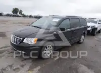 2015 Chrysler TOWN & COUNTRY фото