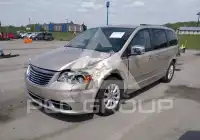 2015 Chrysler TOWN & COUNTRY фото