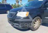 2015 Chrysler TOWN & COUNTRY фото