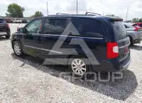 2015 Chrysler TOWN & COUNTRY photo