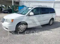 2015 Chrysler TOWN & COUNTRY фото
