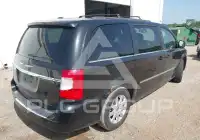 2015 Chrysler TOWN & COUNTRY photo