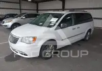 2015 Chrysler TOWN & COUNTRY фото