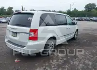 2015 Chrysler TOWN & COUNTRY фото