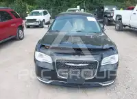 2015 Chrysler 300 фото