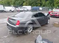 2015 Chrysler 300 фото