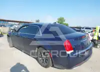2015 Chrysler 300 фото
