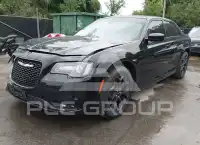 2015 Chrysler 300 фото