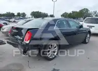 2015 Chrysler 300 фото