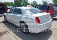 2015 Chrysler 300 фото