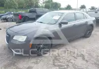 2015 Chrysler 300 фото