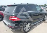 2015 Mercedes Benz ML 350 photo