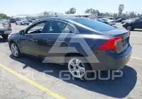 2015 Volvo S60 фото