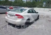 2015 Volvo S60 фото