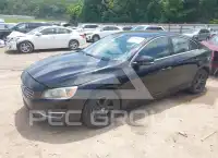 2015 Volvo S60 photo