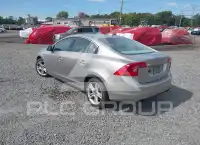 2015 Volvo S60 photo