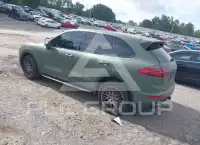 2015 Porsche Cayenne photo