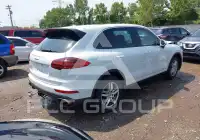 2015 Porsche Cayenne photo