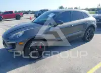 2015 Porsche MACAN photo