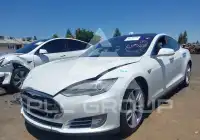 2015 Tesla Model S фото