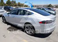 2015 Tesla Model S фото