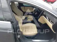 2015 Tesla Model S фото