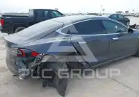 2015 Tesla Model S фото