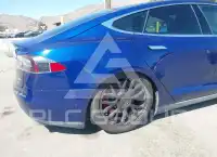 2015 Tesla Model S фото