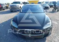 2015 Tesla Model S photo