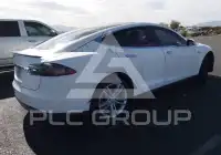 2015 Tesla Model S фото