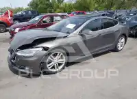 2015 Tesla Model S фото