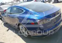 2015 Tesla Model S фото