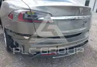 2015 Tesla Model S photo