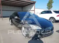 2015 Tesla Model S фото