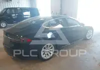 2015 Tesla Model S фото