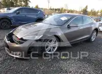 2015 Tesla Model S фото