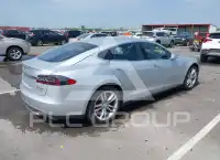 2015 Tesla Model S photo