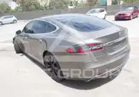 2015 Tesla Model S photo