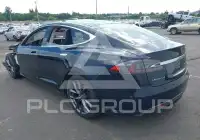 2015 Tesla Model S фото