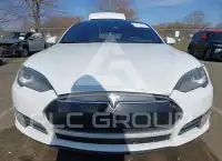 2015 Tesla Model S фото