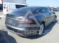 2015 Tesla Model S photo