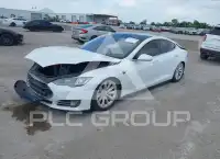 2015 Tesla Model S фото