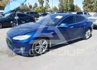 2015 Tesla Model S фото