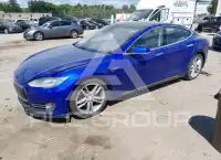 2015 Tesla Model S фото