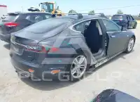 2015 Tesla Model S фото