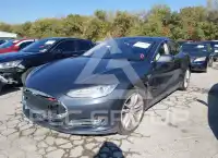 2015 Tesla Model S photo