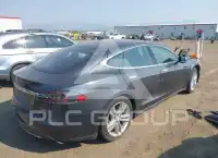 2015 Tesla Model S photo