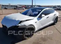 2015 Tesla Model S фото